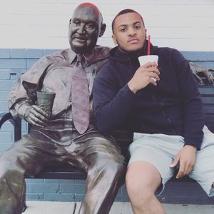 Meet your Posher, Tay